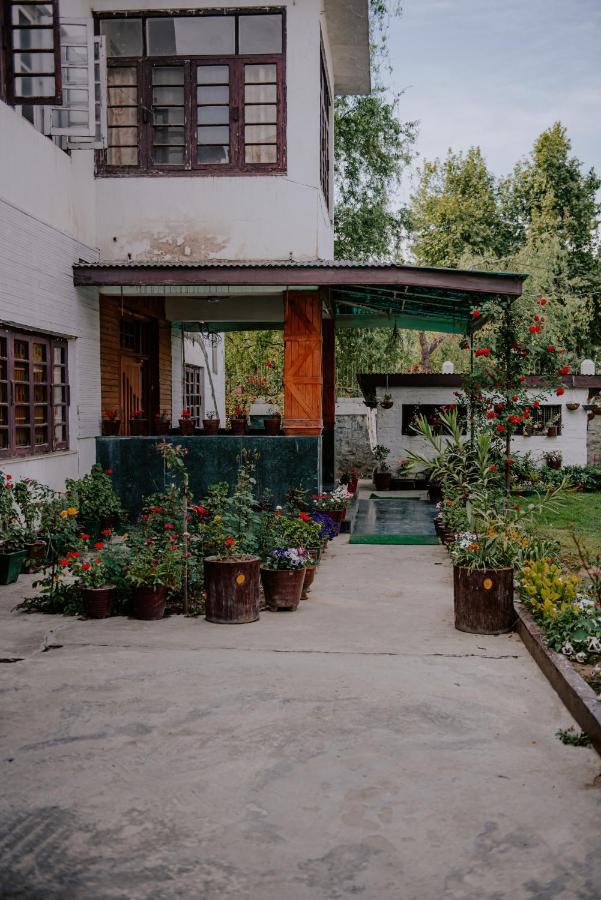 Homestay Sethi's *
