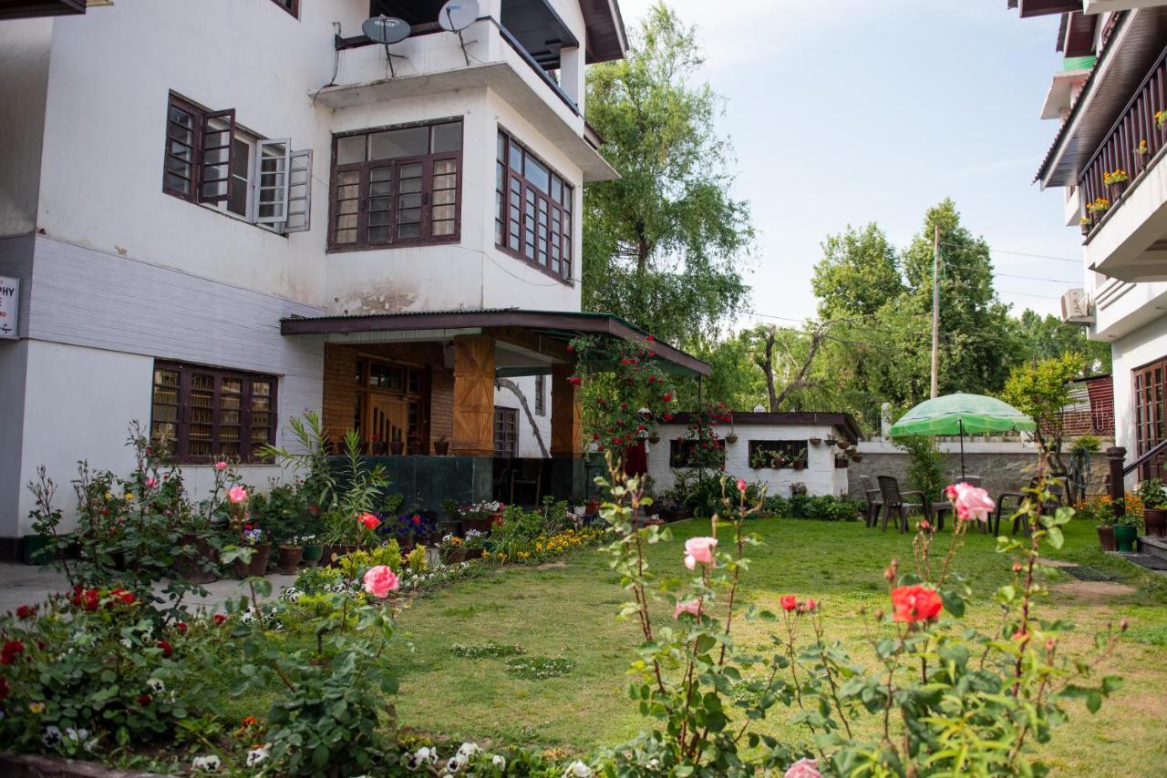 Homestay Sethi's *