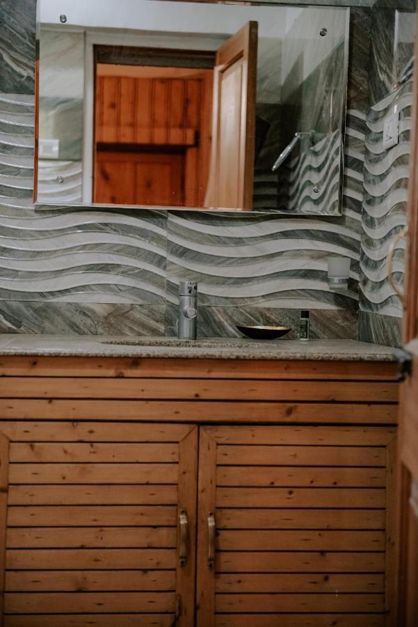 Homestay Sethi's Srinagar (Jammu and Kashmir)